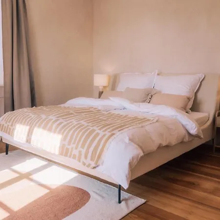 Gut Foersterlay - Exklusive Boutique Im Historischen Winzerhaus Direkt An Der Mosel Lösnich