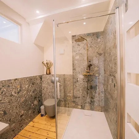 Gut Foersterlay - Exklusive Boutique Im Historischen Winzerhaus Direkt An Der Mosel Apartment