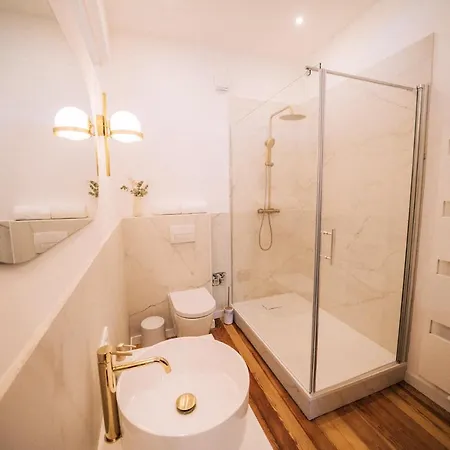 Gut Foersterlay - Exklusive Boutique Im Historischen Winzerhaus Direkt An Der Mosel Daire Lösnich