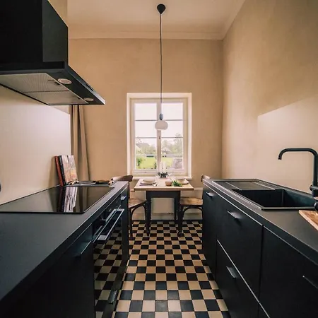 Gut Foersterlay - Exklusive Boutique Im Historischen Winzerhaus Direkt An Der Mosel * Lösnich