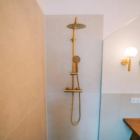 Gut Foersterlay - Exklusive Boutique Im Historischen Winzerhaus Direkt An Der Mosel Apartmán *