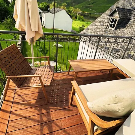 Gut Foersterlay - Exklusive Boutique Im Historischen Winzerhaus Direkt An Der Mosel Lösnich