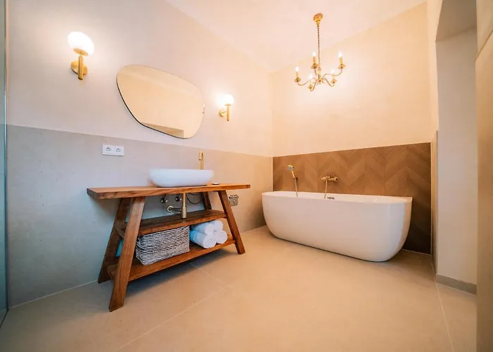 Gut Foersterlay - Exklusive Boutique Im Historischen Winzerhaus Direkt An Der Mosel