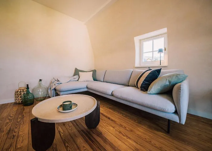 Gut Foersterlay - Exklusive Boutique Im Historischen Winzerhaus Direkt An Der Mosel Lösnich