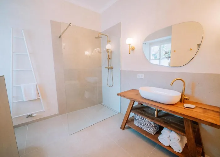 Gut Foersterlay - Exklusive Boutique Im Historischen Winzerhaus Direkt An Der Mosel *