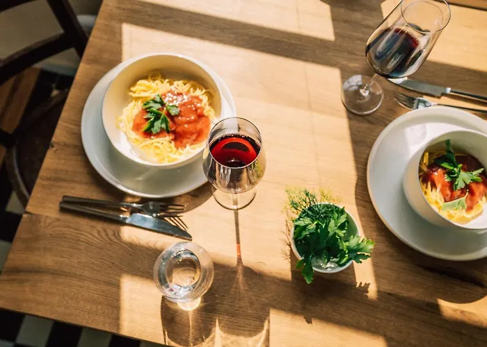 Gut Foersterlay - Exklusive Boutique Im Historischen Winzerhaus Direkt An Der Mosel * Lösnich