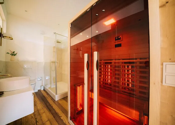 Gut Foersterlay - Exklusive Boutique Im Historischen Winzerhaus Direkt An Der Mosel Lösnich