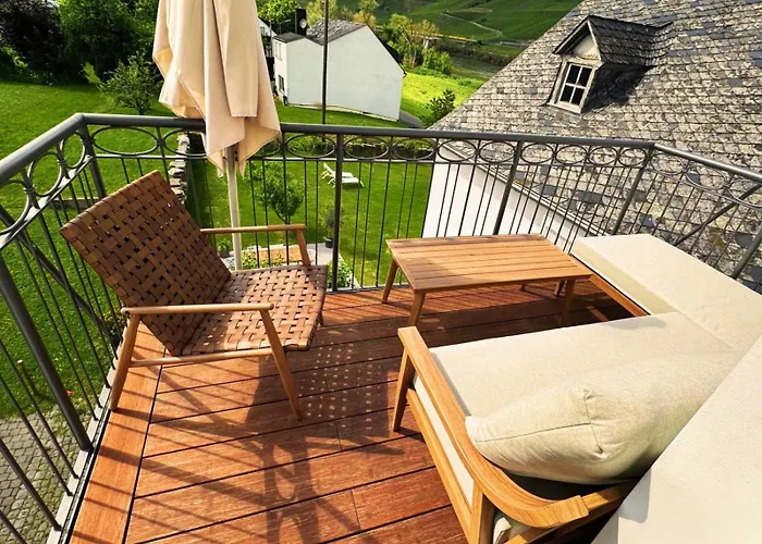 Gut Foersterlay - Exklusive Boutique Im Historischen Winzerhaus Direkt An Der Mosel Lösnich